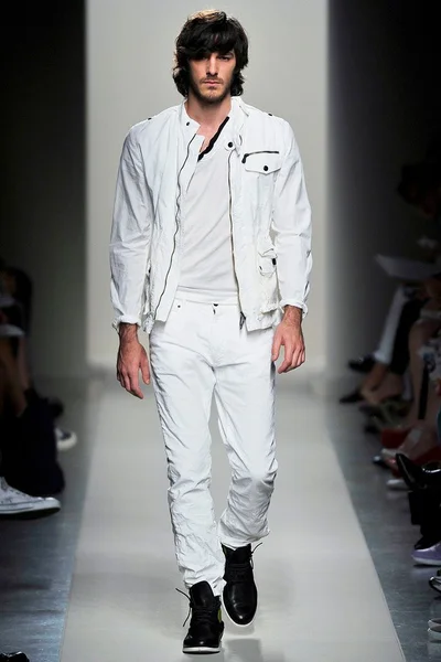 Look 8